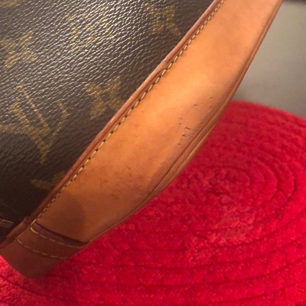 Louis Vuitton Alma - Picture 4 of 8